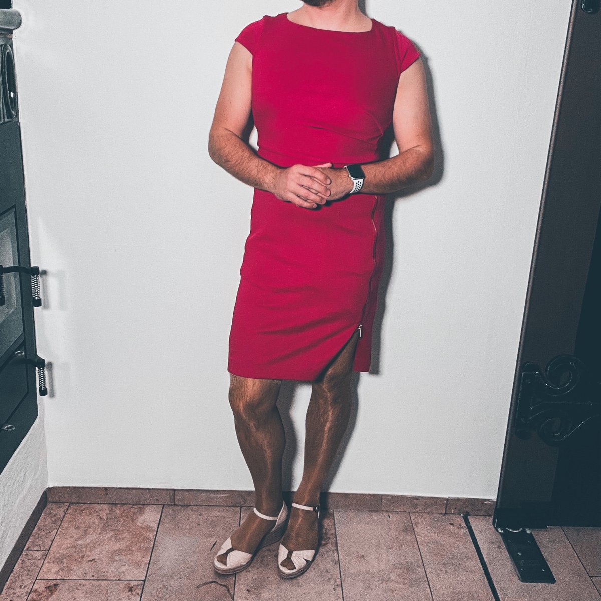 dermannimkleid's tweet photo. See outfit inspirations on my website or @dmik_eu 

#mannimkleid #mannträgtrock #mannträgtkleid #kleider #kleid #menweardressestoo #memweardress #mendress #menindresses #menindress #menindresseshavemorefun #femininmen https://t.co/RoMZ4axqqo