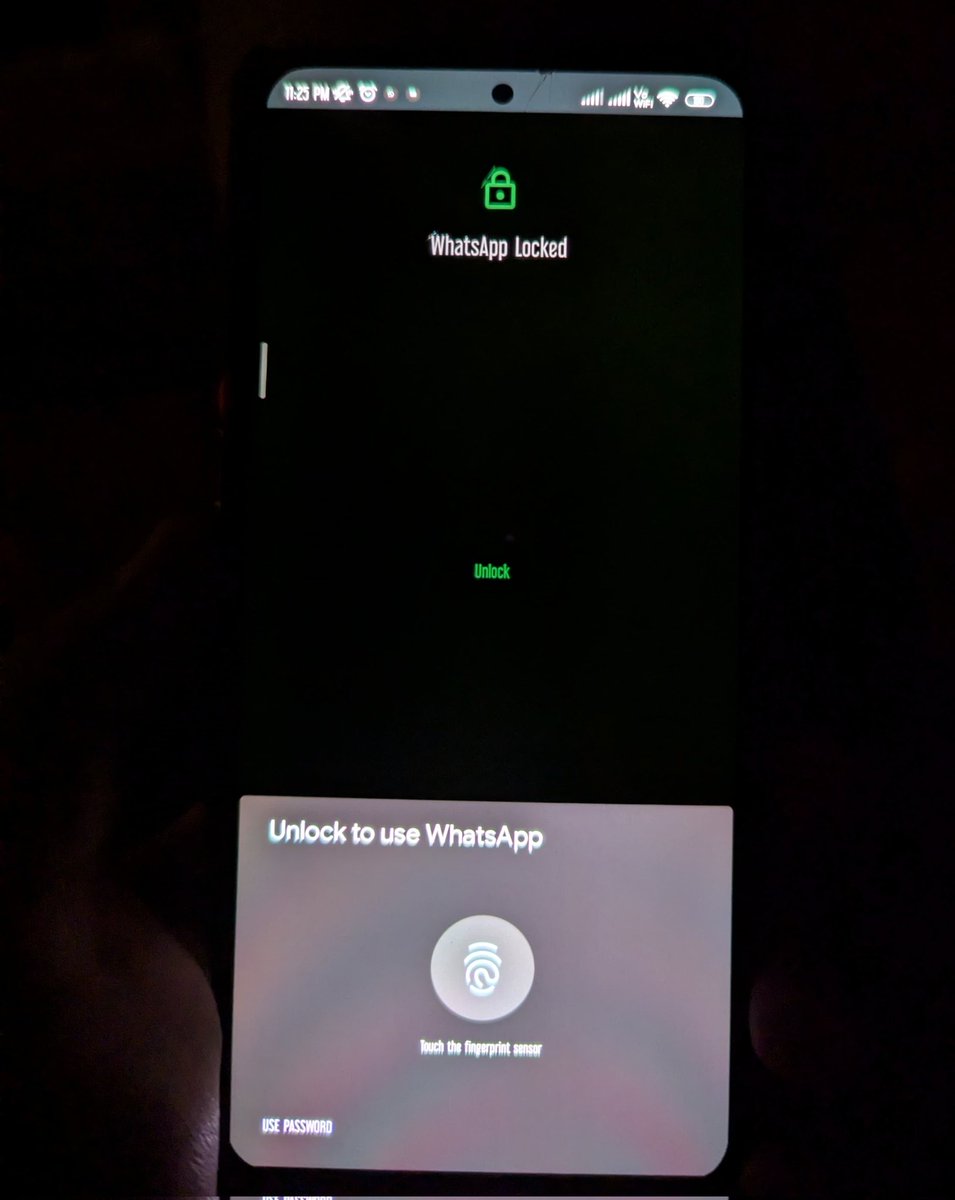roy_rinkon's tweet image. Hey @XiaomiIndia, I’ve locked my WhatsApp for privacy, so msgs dnt show in notifications.But oddly, they’re visible in the home screen widget if I select a contact! Isn’t this a privacy flaw?How secure is MIUI 14 on my #RedmiNote10ProMax if locked apps can still reveal msgs? 🤔