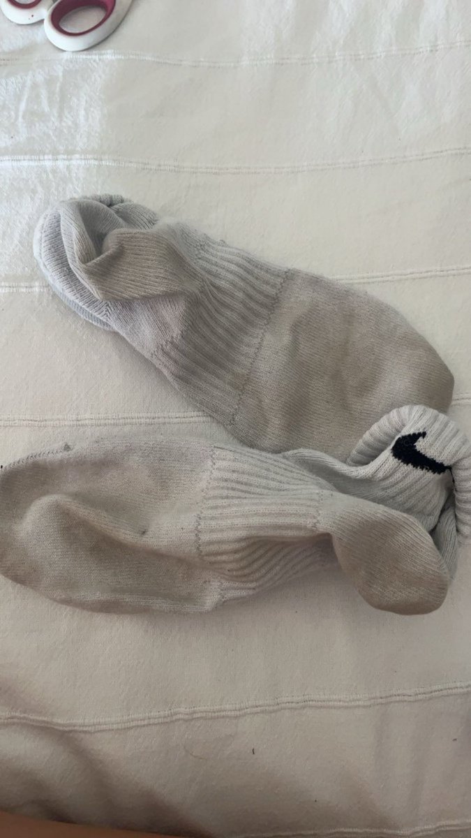 2 Tage getragene Socken, welcher Loser will sie haben?