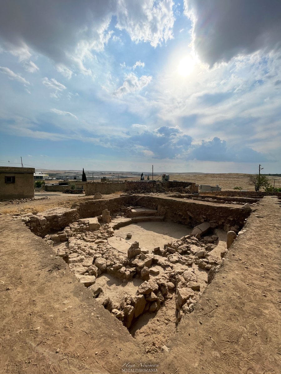 MEGALITHOMANIA's tweet photo. Photos of the second excavation area at Sayburç, a 9000 BC site in southeast Turkiye. See the video here: https://t.co/EVyceWNb2l

Explore this site and more in May 2025. Save $200: https://t.co/nJspE40AsQ

#sayburc #tastepeler #karahantepe #sanliurfa #gobeklitepe #türkiye https://t.co/fnUMTW4oDL