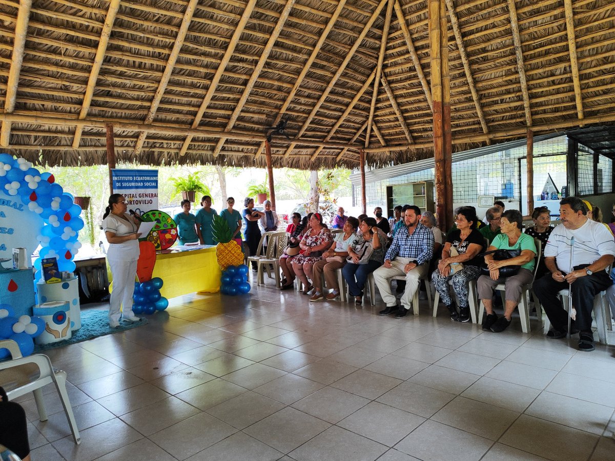 IESS_Manabi's tweet photo. #IESSteInforma I Con casa abierta en la que hubo charlas🗣️,  alimentos saludables🍽️, identificación de pie diabético🦶🏽y pruebas de glicemia, el Hospital General Portoviejo🏥 recordó el Día Mundial de la Diabetes, enfermedad que en #Manabí afecta al 7,4 por ciento de la población. https://t.co/ExrhEz1uYf