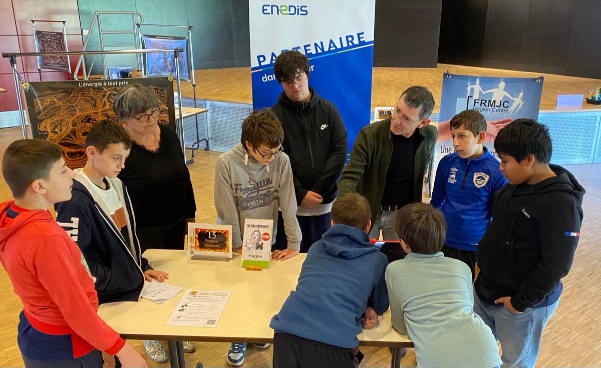 FRMJCSTS's tweet photo. 🙏@enedis_centre 🤝 CdC Pays Fort Sancerrois Val de Loire  pour votre partenariat de soutien à la culture scientifique.
Après les visites (primaire et collège) :☀️L'ÉNERGIE à Plein, est  ouverte à Saint Satur ce vendredi 15 : 16h30-19h et ce samedi 10h-12h30/14h30-19h.
#gratuit https://t.co/iE4mea7bnp