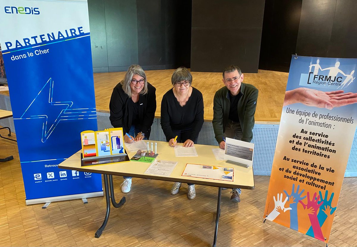 FRMJCSTS's tweet photo. 🙏@enedis_centre 🤝 CdC Pays Fort Sancerrois Val de Loire  pour votre partenariat de soutien à la culture scientifique.
Après les visites (primaire et collège) :☀️L'ÉNERGIE à Plein, est  ouverte à Saint Satur ce vendredi 15 : 16h30-19h et ce samedi 10h-12h30/14h30-19h.
#gratuit https://t.co/iE4mea7bnp