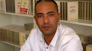 Kamel #Daoud dans le #QuotidienOran du  18 janvier 2009, avant d’être récupéré par l’extrême-droite et ses alliés sionistes : #Gaza 

𝐓𝐕 𝐝'𝐎𝐜𝐜𝐢𝐝𝐞𝐧𝐭 : 𝐩𝐚𝐬 𝐝𝐞 𝐜𝐚𝐝𝐚𝐯𝐫𝐞𝐬 𝐝𝐨𝐧𝐜 𝐩𝐚𝐬 𝐝𝐞 𝐜𝐫𝐢𝐦𝐞 ! par Kamel Daoud

Lorsqu'on tue un Juif, cela s'appelle
