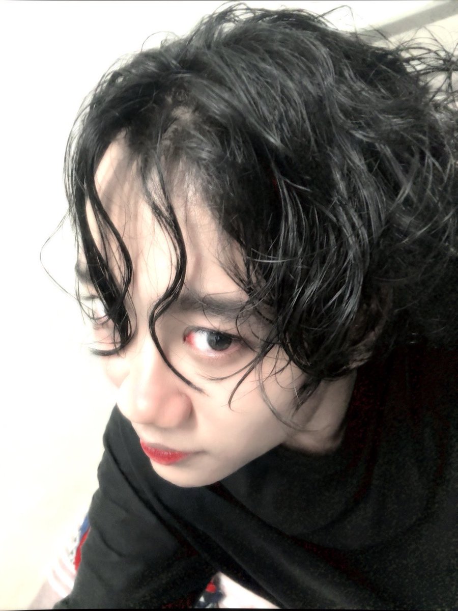 demilettucee's tweet photo. tiktok filter save me https://t.co/mBS6Joz1K7