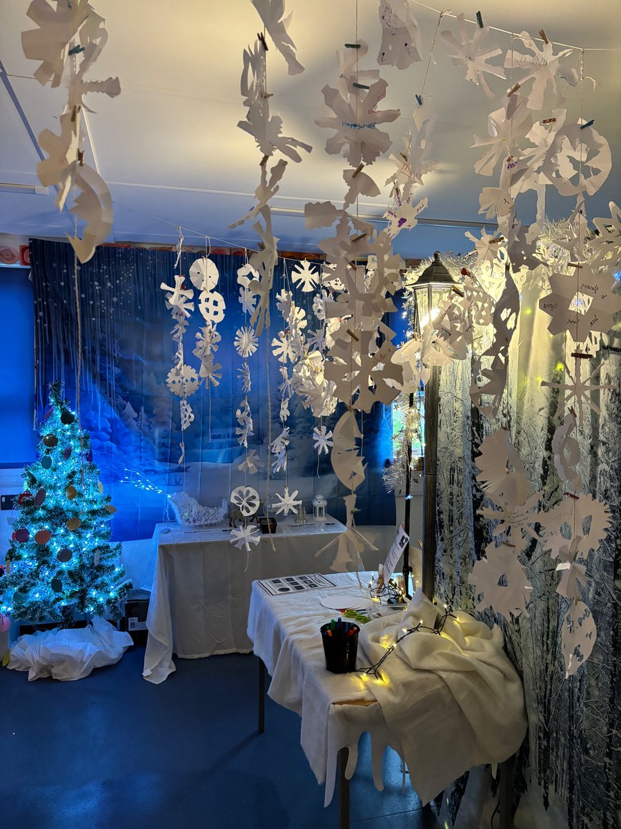 PrayerInSchools's tweet image. ‘The privilege &amp;amp; responsibility of hosting a prayer space in school is never lost on me. To create a space where pupils can creatively explore, reflect &amp;amp; if they choose to, pray, is a total joy’

Find out more at prayerspacesinschools.com