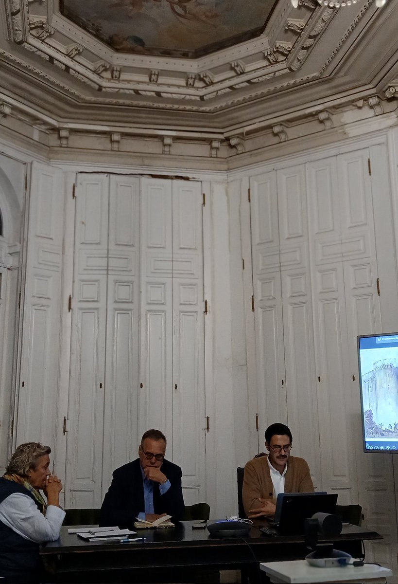 Muy interesados en "Museos revolucionarios", la conferencia dialogada con Joaquim Caetano, director del Museu Nacional de Arte Antiga, y Enrique Martínez Lombó, que se está celebrando en nuestra sede lisboeta