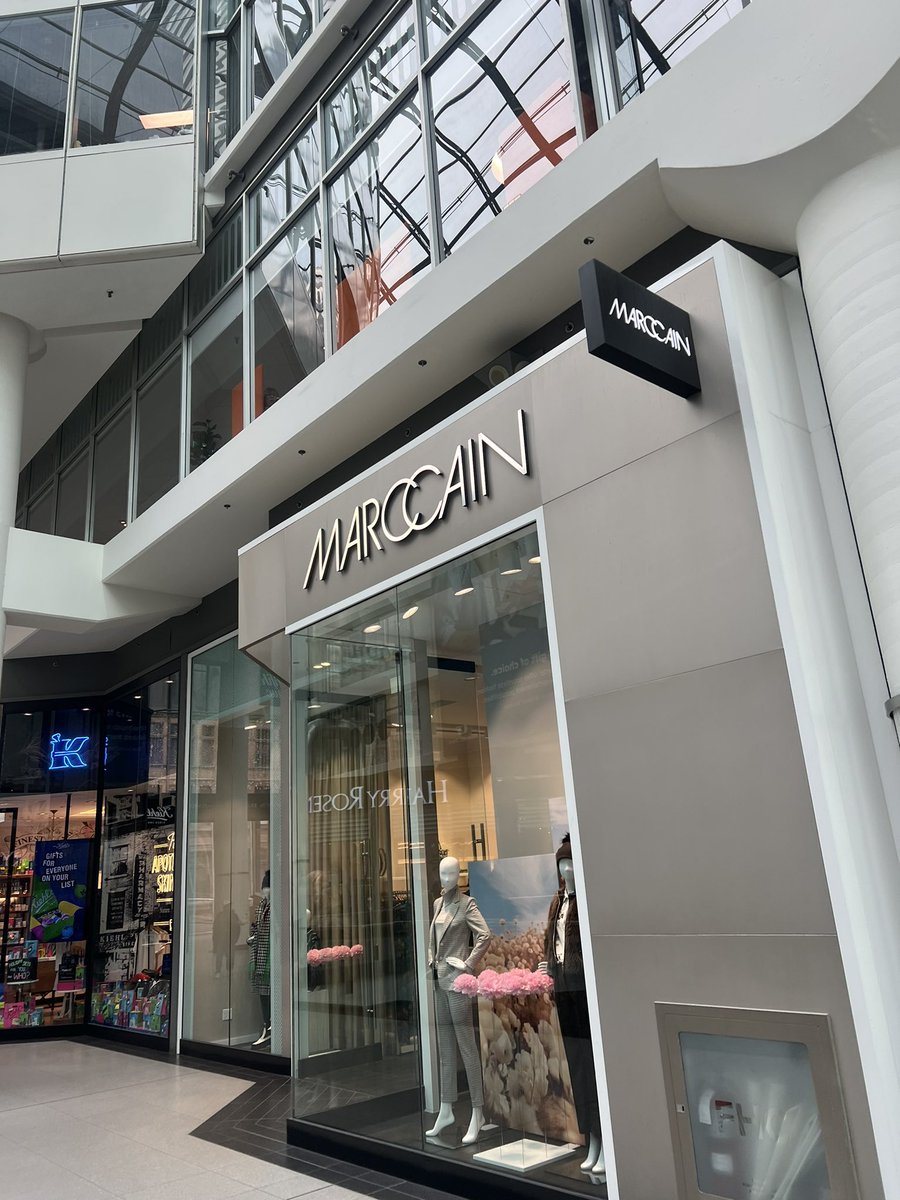 darveyscactus's tweet photo. No one understands the deep lore of the Eaton Centre Marc Cain the way 2019 suits fans do https://t.co/IH6DcO10Hj