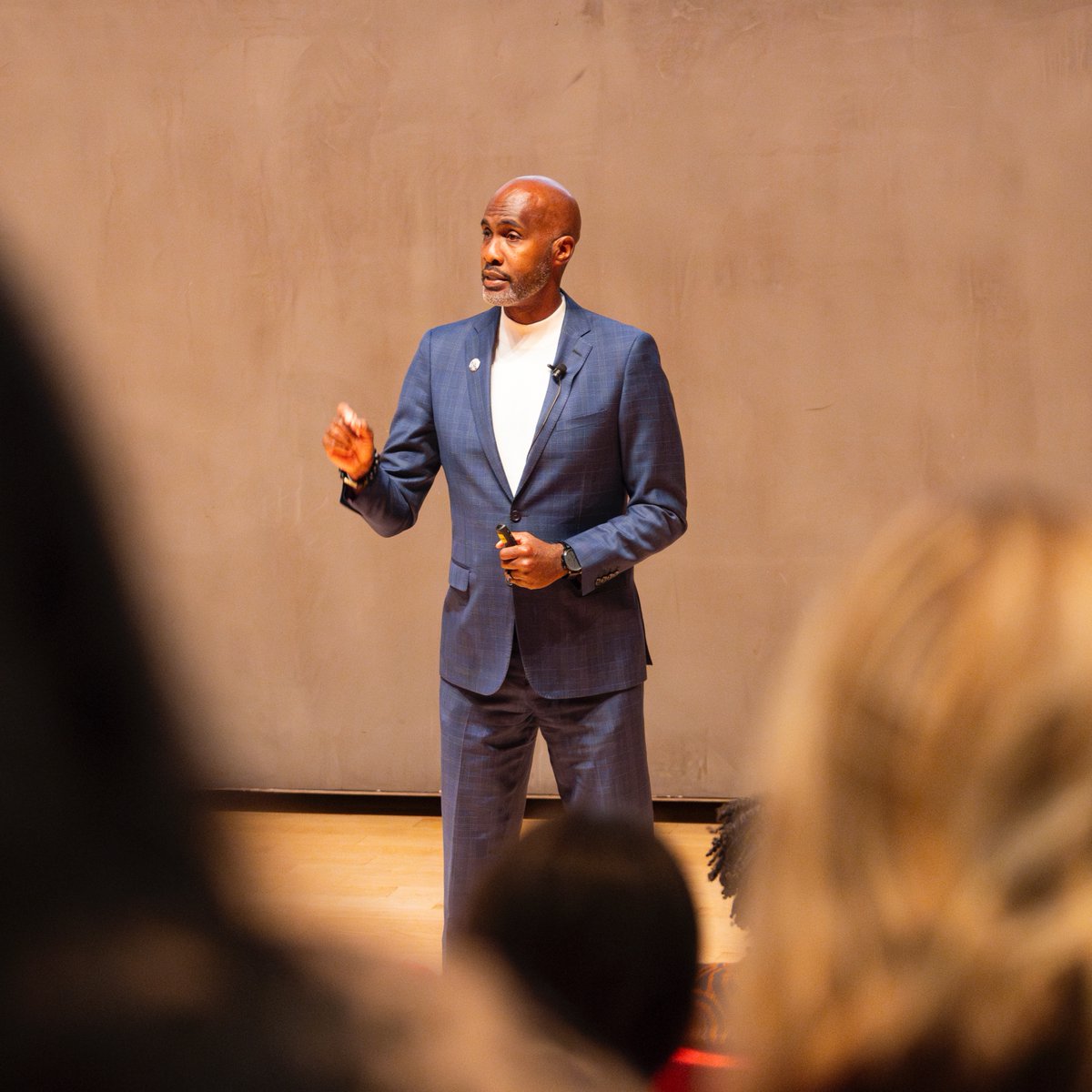 UNRCoEHD's tweet image. Last night, we had the privilege of welcoming Dr. Tyrone C. Howard, UCLA professor and former AERA president, for an insightful presentation at our #LifeChangingLearning event. Dr. Howard shared powerful strategies for improving equity within the K-12 education system.
#UNRCoEHD