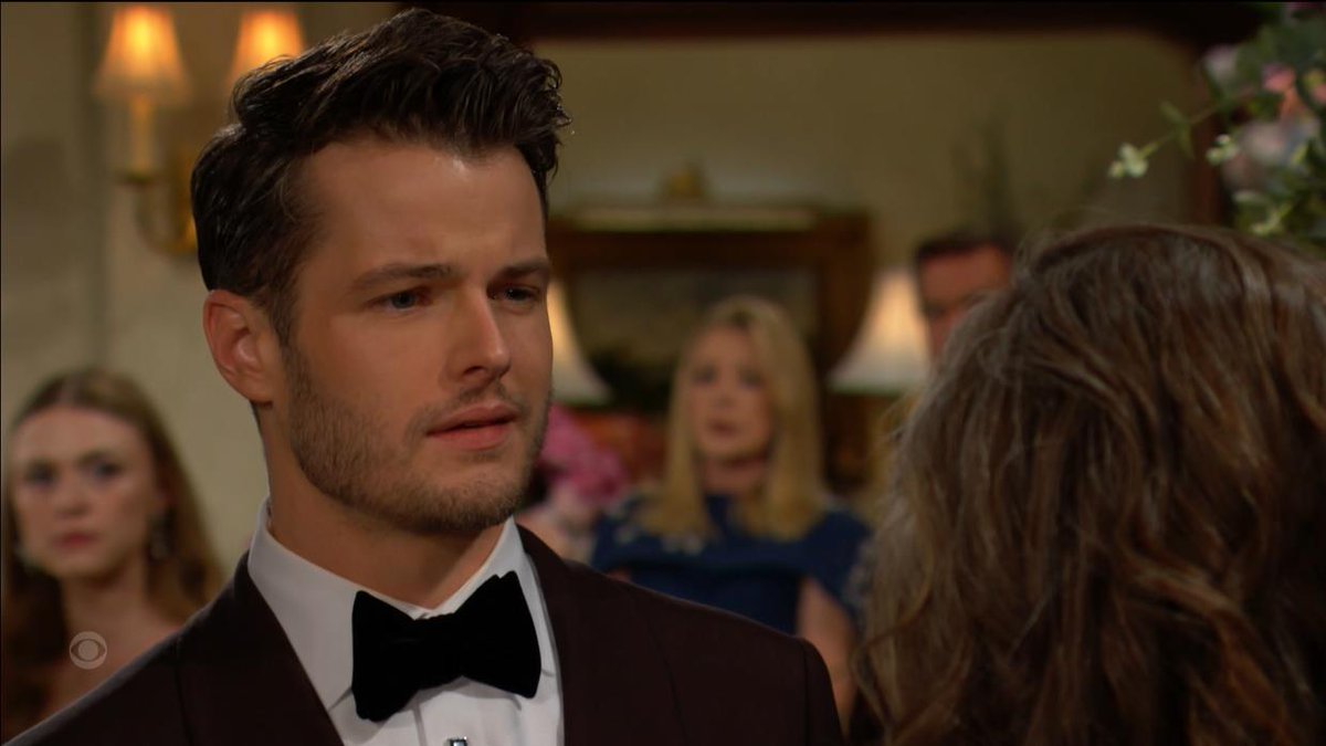 KingMinos777's tweet photo. Diane to Kyle: "I've taken control of Croissant, and as of this moment, you are officially OUT!"
#YR #YR13K #MommyDearest 👢🥐 https://t.co/C3wVYPshsk