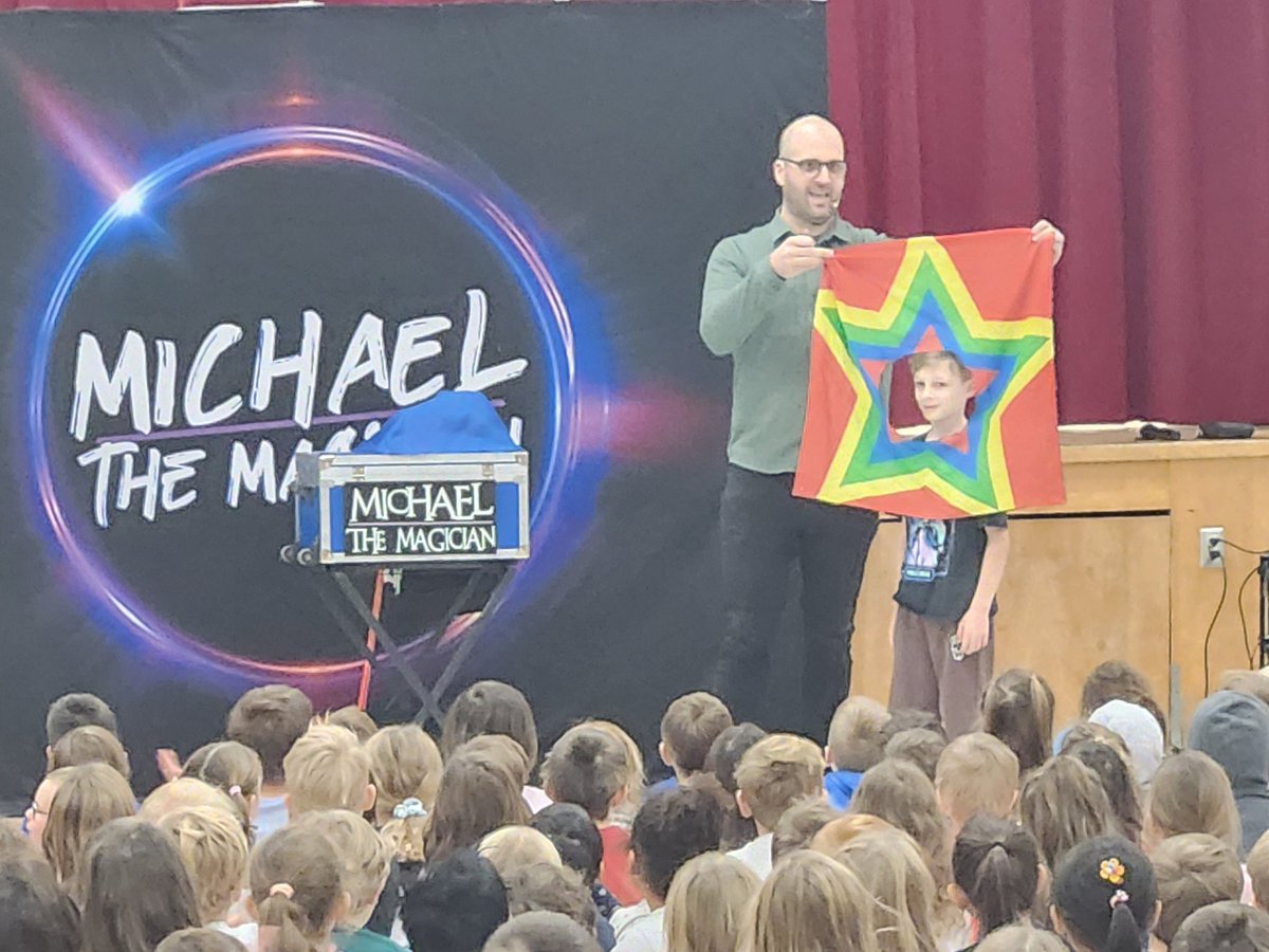 RobMore629's tweet photo. @StLeonardOCSB welcomes #michaelthemagician once again who shared how we can be kind to each other. #ocsb https://t.co/89E4uqBv9B