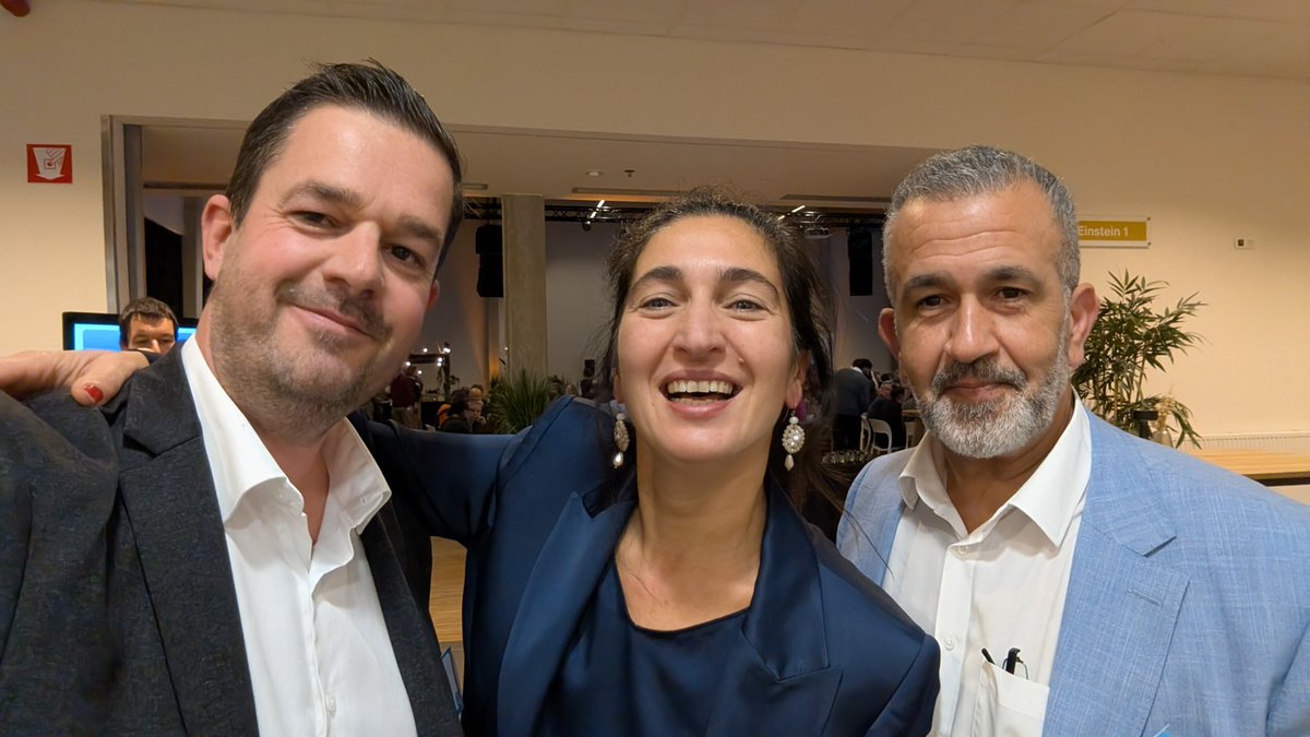 Vandaag een interessant debat gezien met <a href="/HamidRiffi/">hamido</a> en een interessant kijk op een toekomstig digitaliseringsbeleid van <a href="/Zu_Demir/">Zuhal Demir</a> Prima organisatie van Signpost om beleidsmakers en directies bij elkaar te brengen.