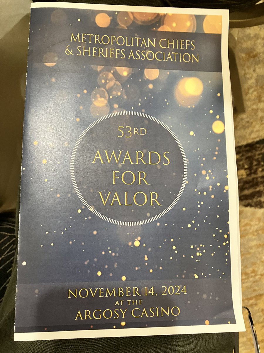 ScottArcher95's tweet photo. Ran into fellow @NorthwesternU Alum Class 580 @MarkPDFitz641 and Bill Brier at the  53rd Awards Fir Valor Ceremony held by Metro Chiefs and Sheriff’s Association. #TopShelf https://t.co/MTuN5trecb