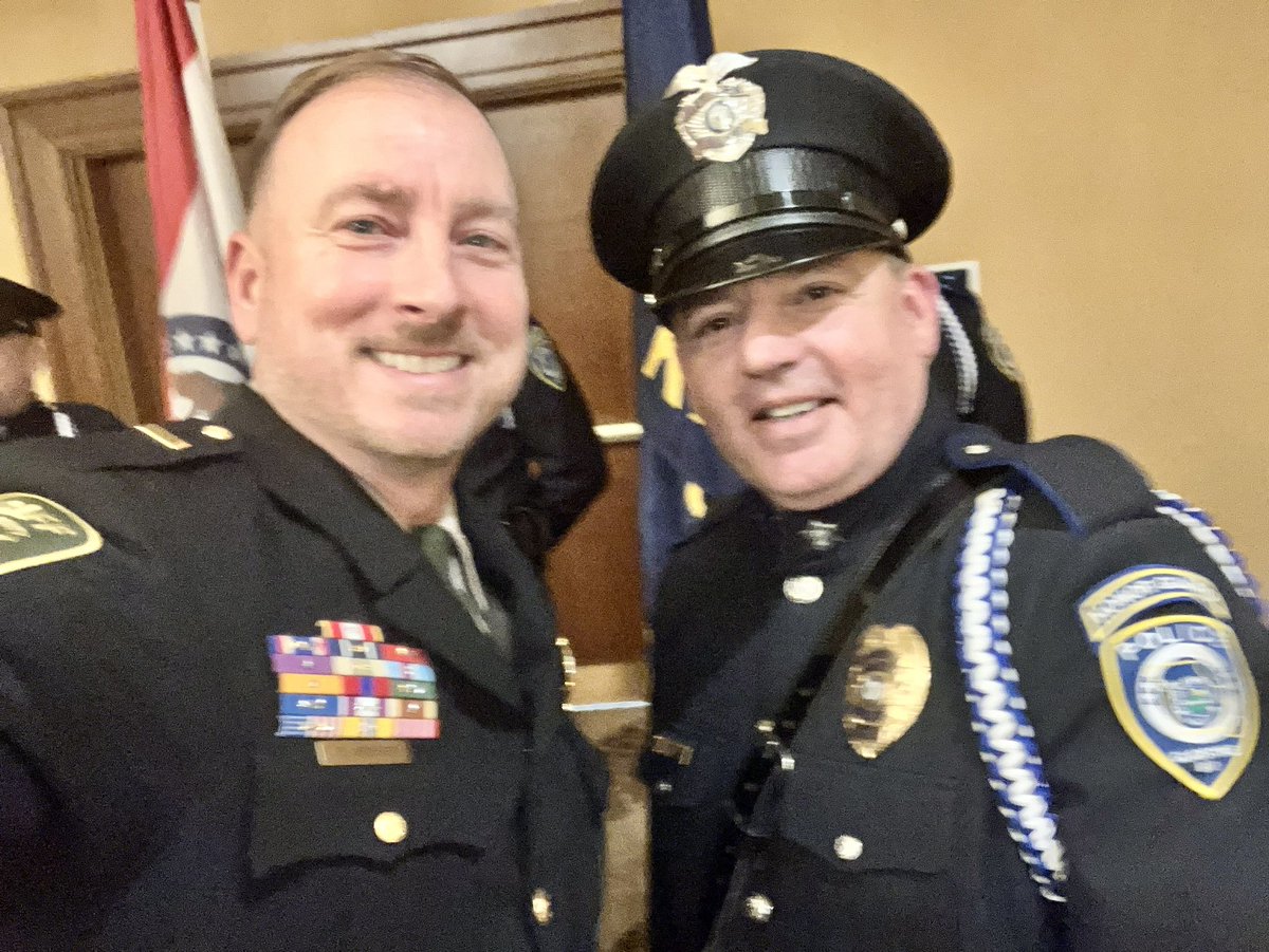 ScottArcher95's tweet photo. Ran into fellow @NorthwesternU Alum Class 580 @MarkPDFitz641 and Bill Brier at the  53rd Awards Fir Valor Ceremony held by Metro Chiefs and Sheriff’s Association. #TopShelf https://t.co/MTuN5trecb
