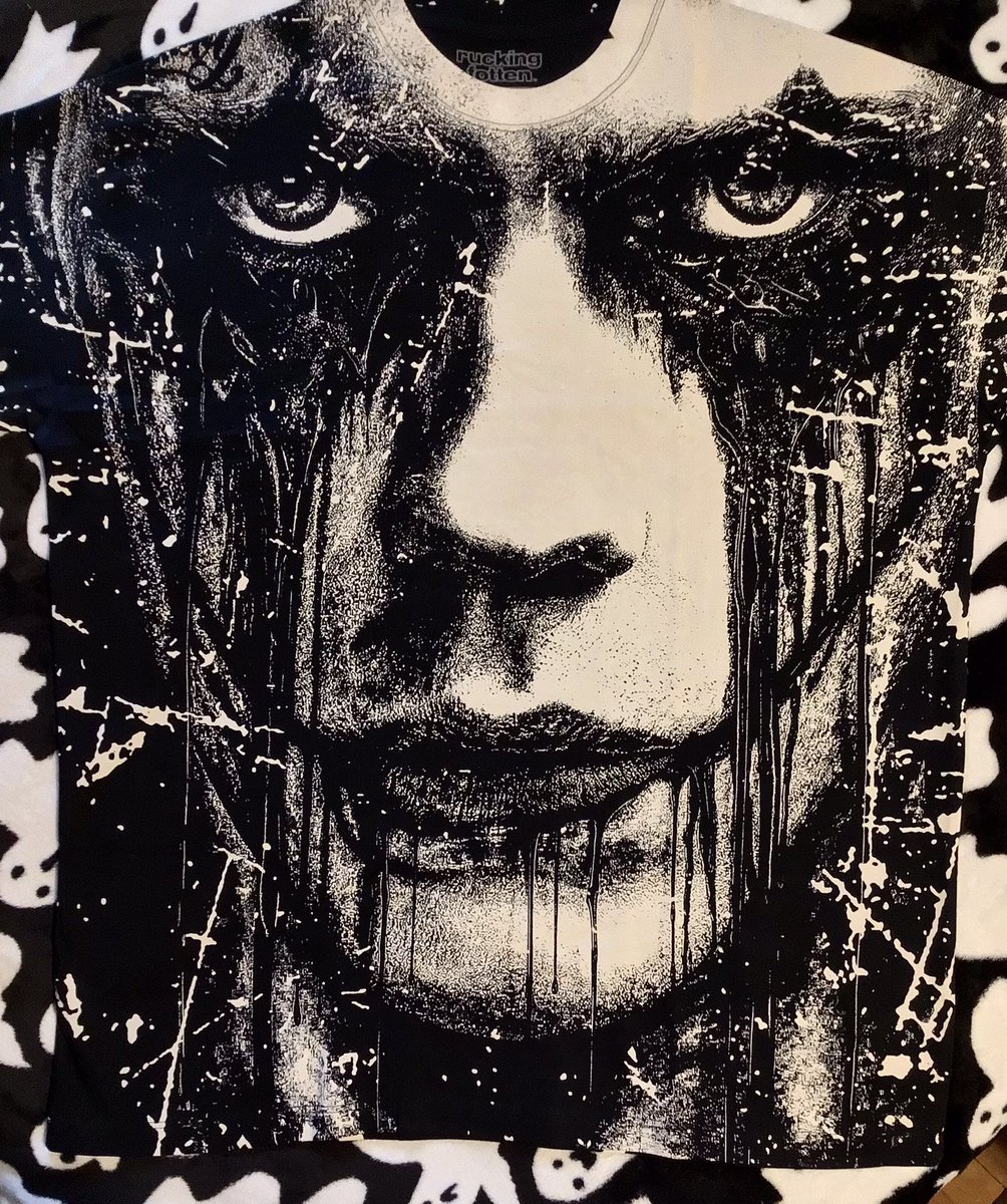 My “The Crow” shirts from Rucking Fotten have finally arrived and I couldn’t be happier!! That all-over print is incredible in person! 😭🖤