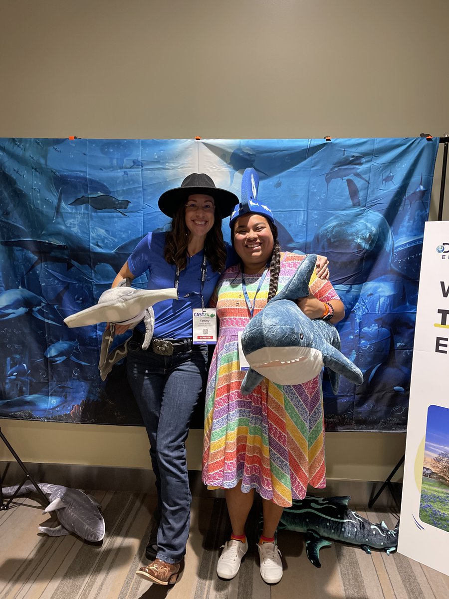 MsPowellteaches's tweet photo. This was one of my favorite sessions at #statcast24 Loved learning about @DiscoveryEd and legos! Plus seeing @Tammy_Norman4 ⭐️⭐️⭐️ She is the best! #teacherlife #DenStar https://t.co/BZybqkV4U0
