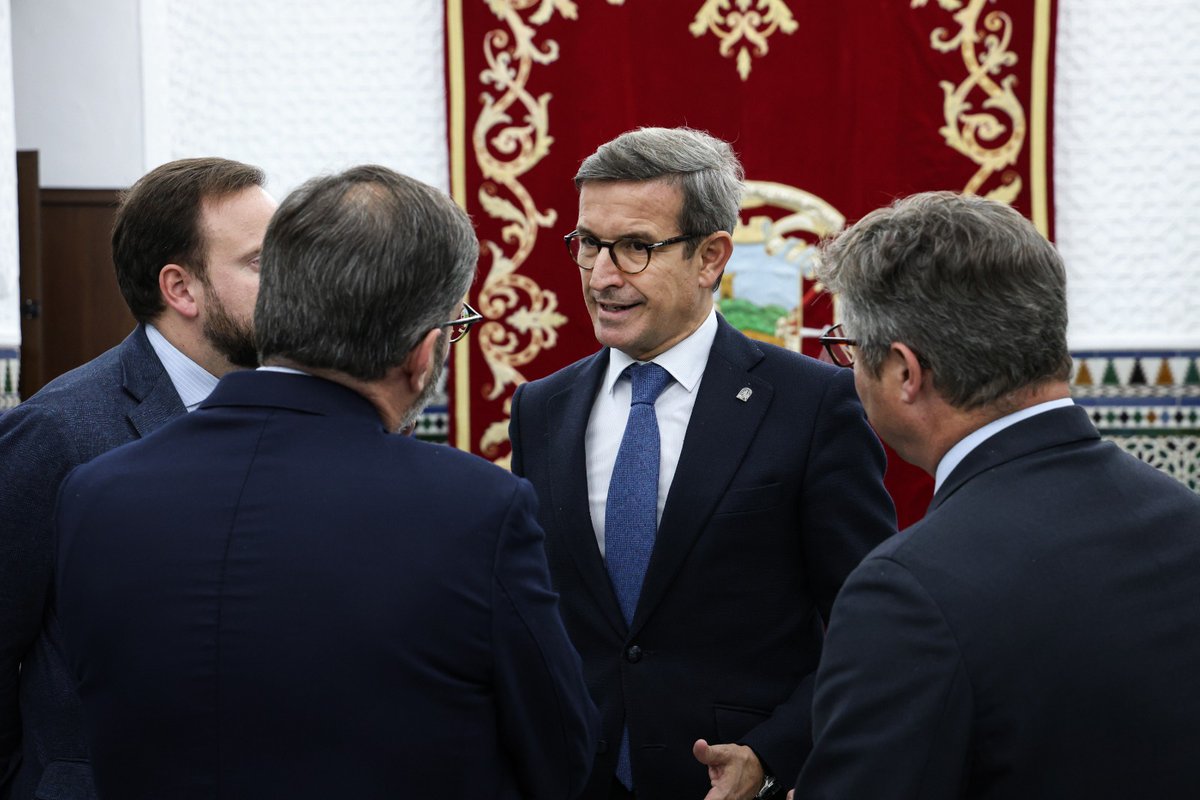 Una tradición industrial arraigada y espíritu emprendedor. <a href="/AytoPuenteGenil/">Ayuntamiento Puente Genil</a> es uno de los municipios adheridos a nuestra Red de ciudades comprometidas con la industria, y Córdoba, la provincia que más aporta (32). Encuentro con su alcalde <a href="/sergiomvelasco/">Sergio María Velasco</a> y parte de la Corporación