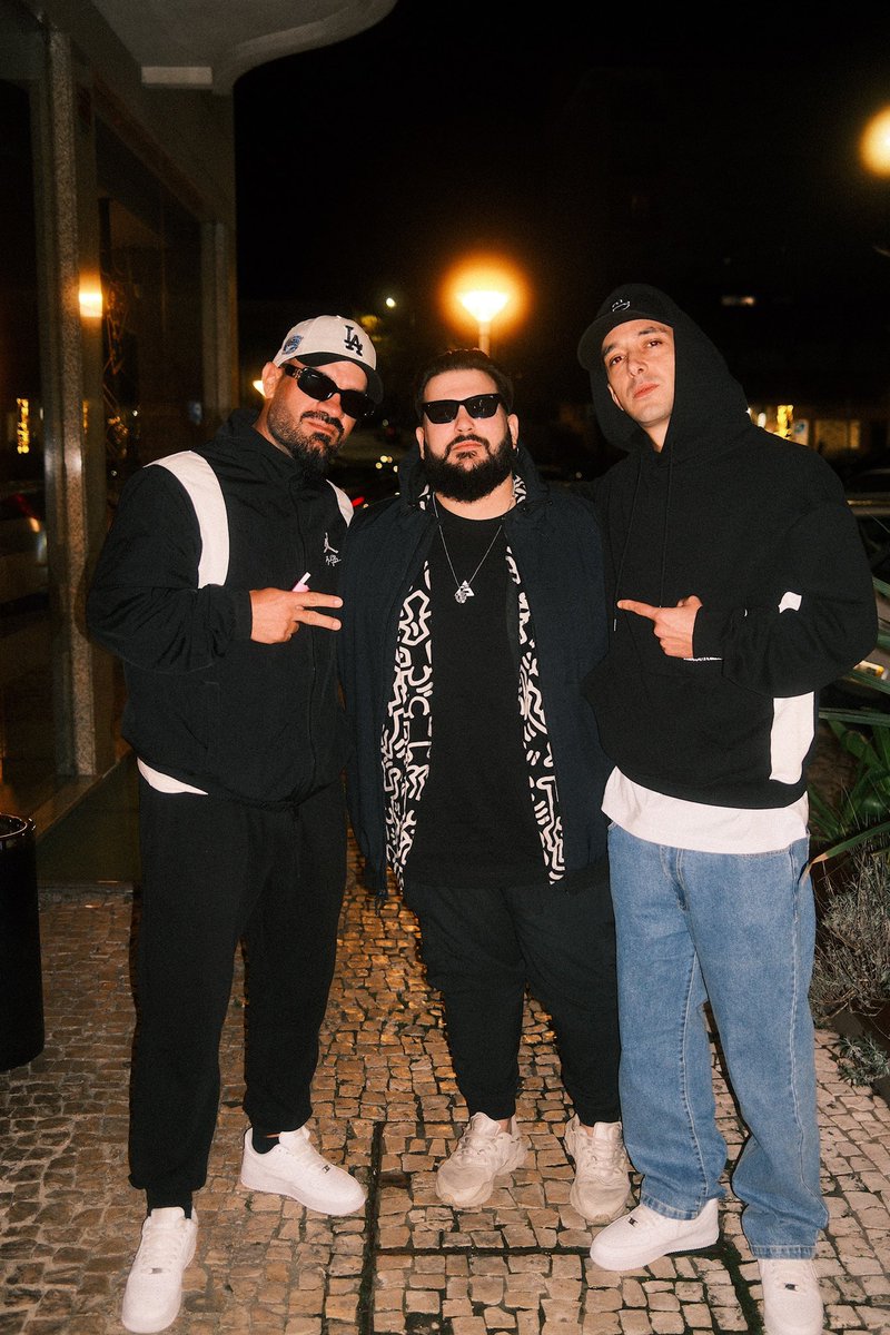 fizemos live irl onde jogámos padel com o Tiagovski e jantámos com o Chentric 😭😭