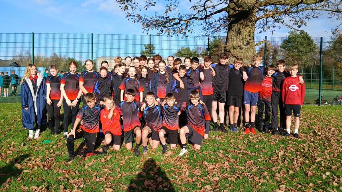 Pupils who took part in today’s Brianne Cross Country league meeting in Bro Myrddin. Some very good performances. Well done to all pupils 👏👍 and what a beautiful day to run cross country. 😎☀️