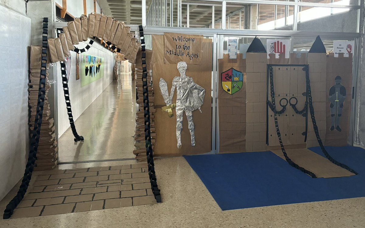 Inmersos en el proceso de creación con un nuevo ABP multidisciplinar aprendiendo sobre la Edad Media. Estusiasmo y motivación de la mano con mis alumnos/as y nuestro gran castillo medieval.