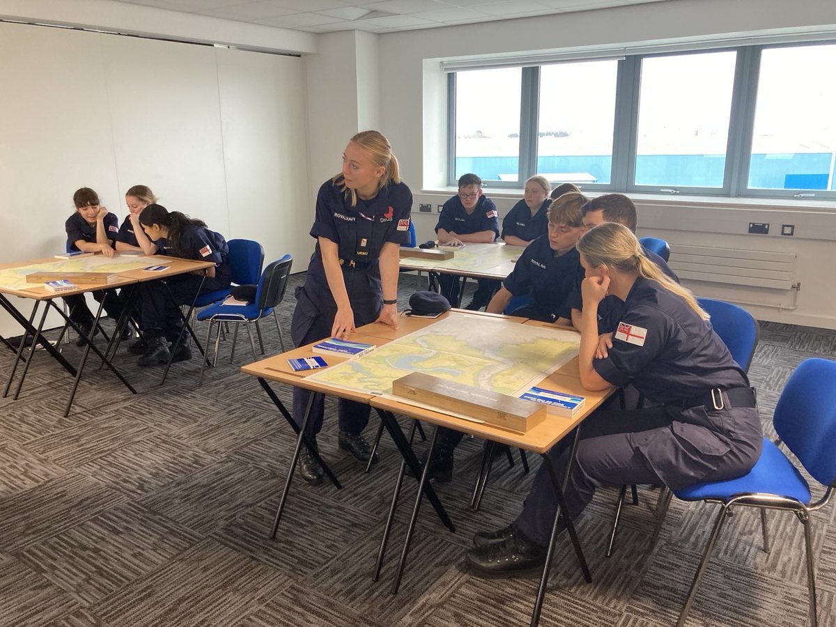 Earlier this month, our New Entry OCs attended Unit New Entry Weekend onboard at HMS Cambria. The weekend taught them the basics of the four syllabus pillars with stances including Practical Leadership Tasks, drill, sports, kit maintenance and navigation ⚓️