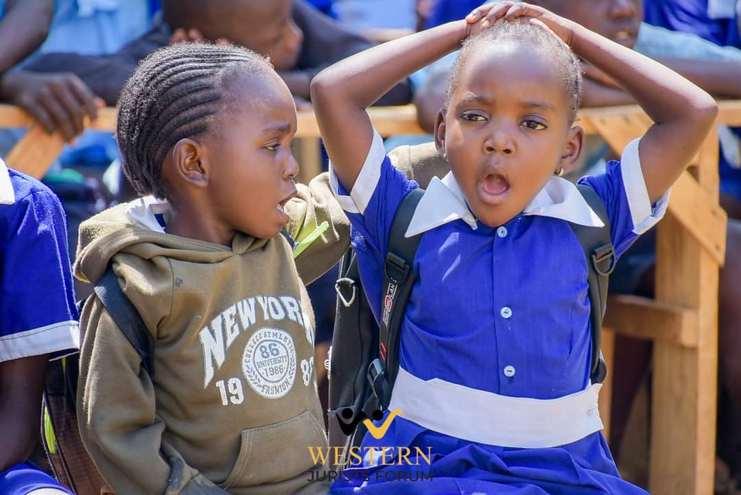 k47news's tweet image. This picture made me shade tears.

It deserves a thousands LIKEs.

Trends: John Mbadi, Uhuru, Aura for Aura, Catholic, Murima Kingpin