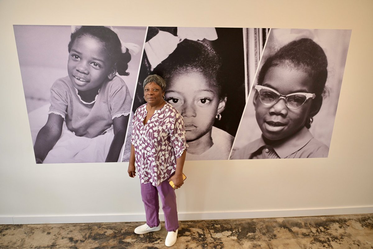 AccidentalCajun's tweet photo. 64 years ago today, the New Orleans four, Leona Tate, Gail Etienne, Tessie Prevost, and Ruby Bridges, integrated the New Orleans public school system. Pictured below is Ms. Tate, who now owns the school she fought to integrate and runs it as a museum. https://t.co/rCaPZoq40P