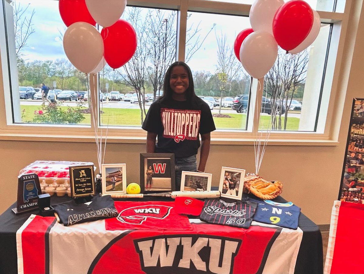 AlabamaSparks07's tweet image. 4 Of our Sparks girls signed letters of intent yesterday. 

To say we are proud is an understatement!!

@lily_lowery10  - @FAUSoftball 
@AmayaGreen50  - @WKUSoftball 
@emma_coan - @WallaceStSB 
@MMcWilliams2025  - @SSCC_Softball