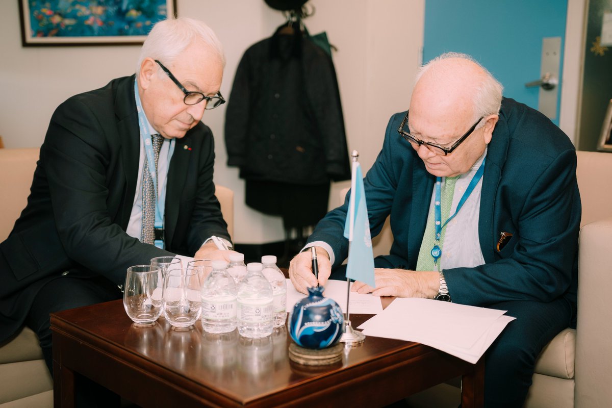 Yesterday, USG <a href="/MiguelMoratinos/">Miguel Ángel Moratinos</a> and Prof. Flogaitis signed a Memorandum of Understanding to extend the collaboration between UNAOC &amp; <a href="/eplo_news/">EPLO</a>. Together, we’ll continue working towards fostering peace, dialogue, and mutual understanding for #OneHumanity.