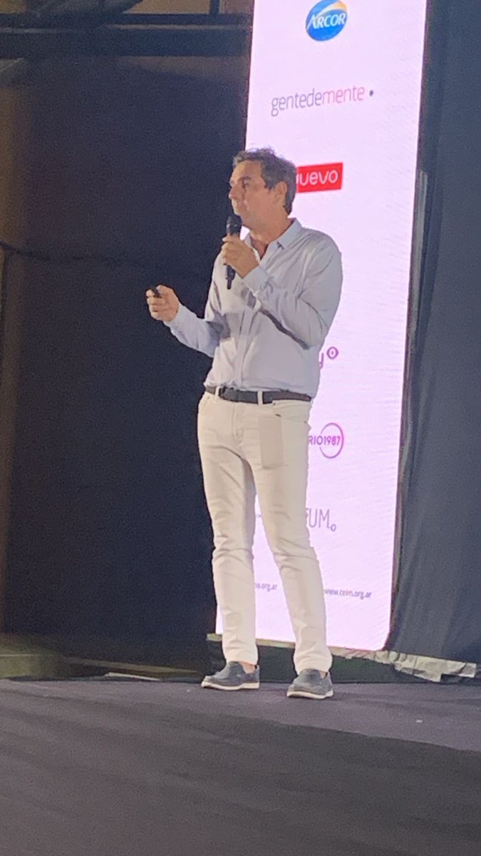 questionpro_es's tweet photo. Volvemos con una plática interesantísima:
«Opinión pública en procesos electorales y planes de gobierno» 📊✨
En esta ocasión se explorará la necesidad de medir eficientemente los resultados de las elecciones, esto para mejorar la información.
Por: Federico Aurelio de #Aresco https://t.co/ocpfOfgwYS