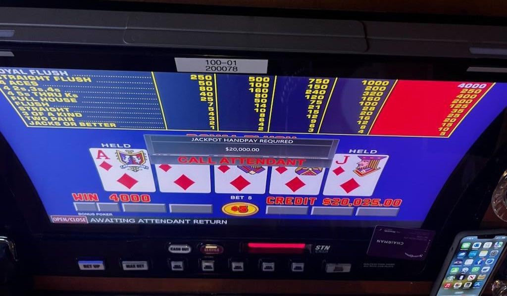 Lucky guest at The Greens hit two back to back Royal Flush jackpots worth $20,000 within 30 minutes of each other. Cc <a href="/WildfireVegas/">Wildfire</a>