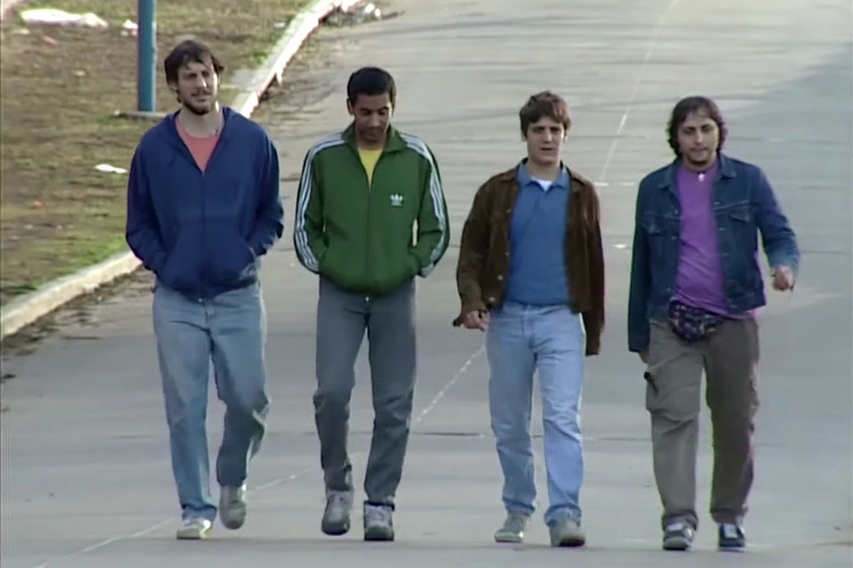 chubbsoft's tweet photo. Mientras tanto las stays de argentina cayendo al concierto https://t.co/CfQZvb9mMD