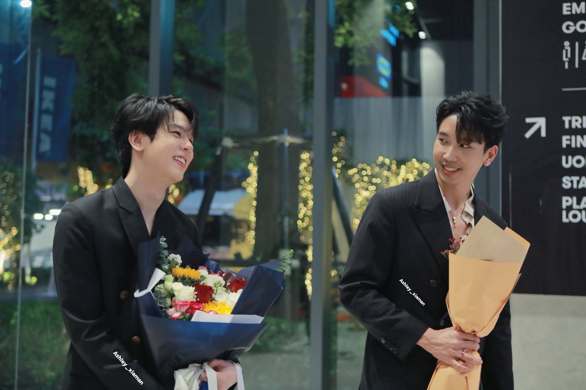 huangxiaman's tweet photo. 当我看向你时 我的眼中满是笑意👀
#JobKrisz
#พอร์ชเป็นบ้า
#jobporsche
#STHProjectLineup2025 https://t.co/69RWjzkJZ2