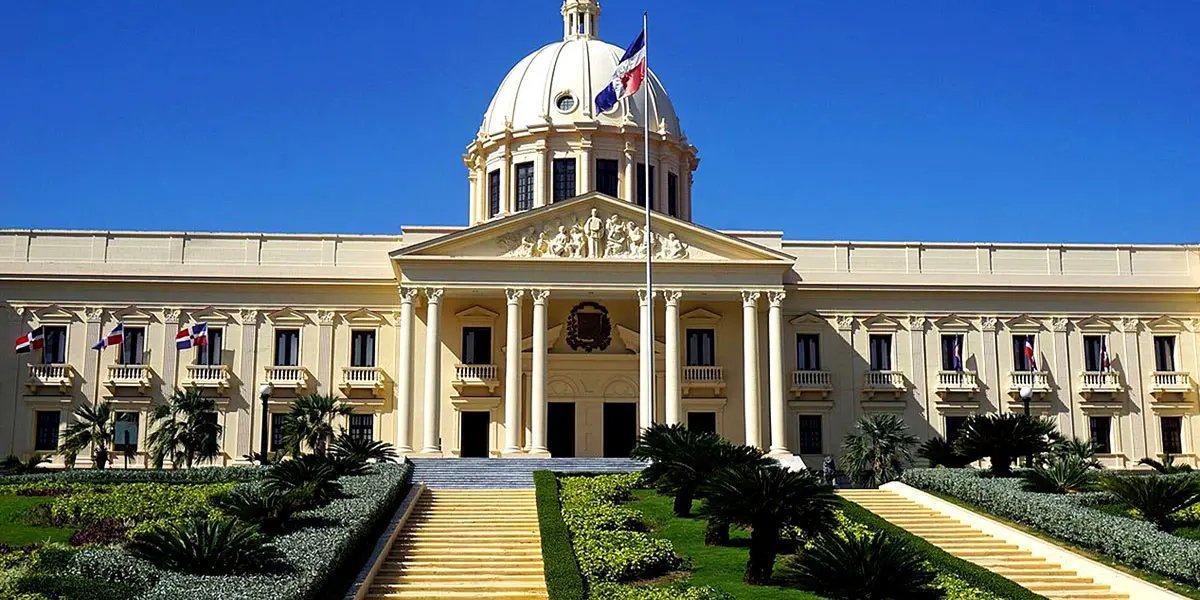 Peligrosa la conspiración que se fragua a lo interno del gobierno por parte de todopoderosos funcionarios que están enquistatos en importantes instituciones desde el 2020 y que han logrado acumular un patriomonio enorme, lo que les hace creer que son líderes con potencial de ser