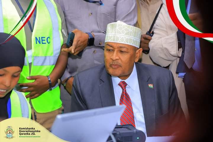 SadadMuktar's tweet photo. Hargesia (Maroodijeh) is the Electoral College of Somaliland.  Votes from the east and the west regions are dynamic and can’t directly give you the winning flag. Anyone who wins marodijeh (Hargesia) is going to be the elect president. https://t.co/iwYFL0ZuGg