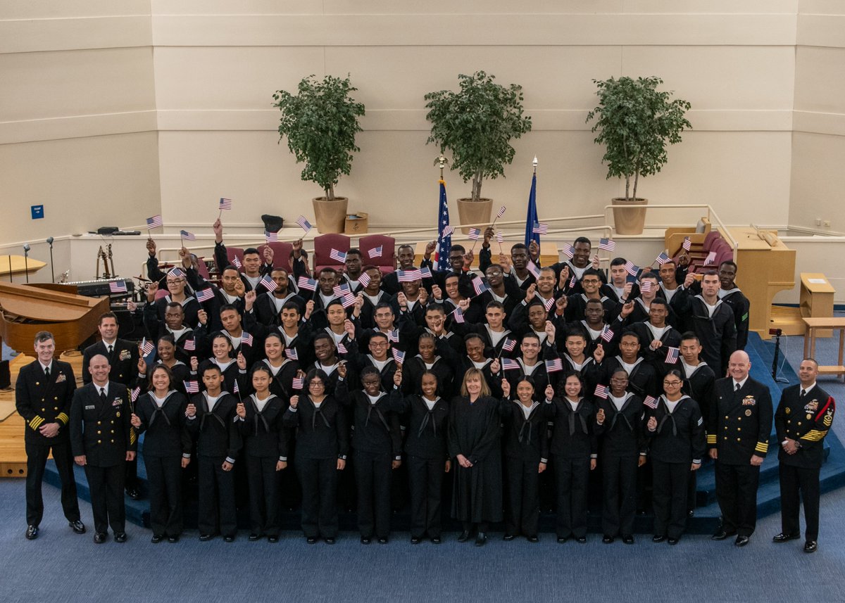 NavyRTC's tweet photo. Congratulations to the Recruits and Sailors who pledged the Naturalization Oath of Allegiance to the United States of America!  

#rtc #bootcamp #naturalizationceremony https://t.co/raYEpBRlp1