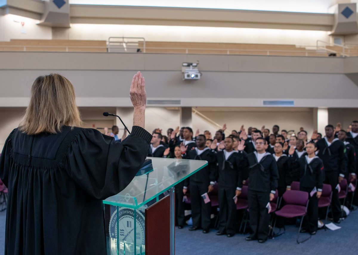 NavyRTC's tweet photo. Congratulations to the Recruits and Sailors who pledged the Naturalization Oath of Allegiance to the United States of America!  

#rtc #bootcamp #naturalizationceremony https://t.co/raYEpBRlp1