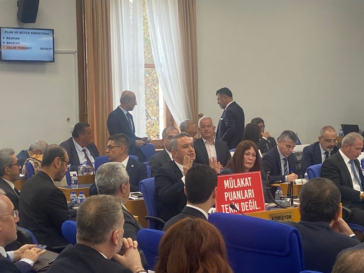 isamesihsahin's tweet photo. Öğretmenlerimizin sitemini Milli Eğitim Bakanına doğrudan ilettik;👇

“Mülakat puanları TEKİN değil.”

Bölgeler arası puan farklılığı nedeniyle açık bir haksızlık söz konusu.

Sorunun çözümü; kontenjan dışına çıkanlar için ek atama kontenjanı verilmesidir.

#MEBdeMülakatFaciası https://t.co/rdxJfTVoFu
