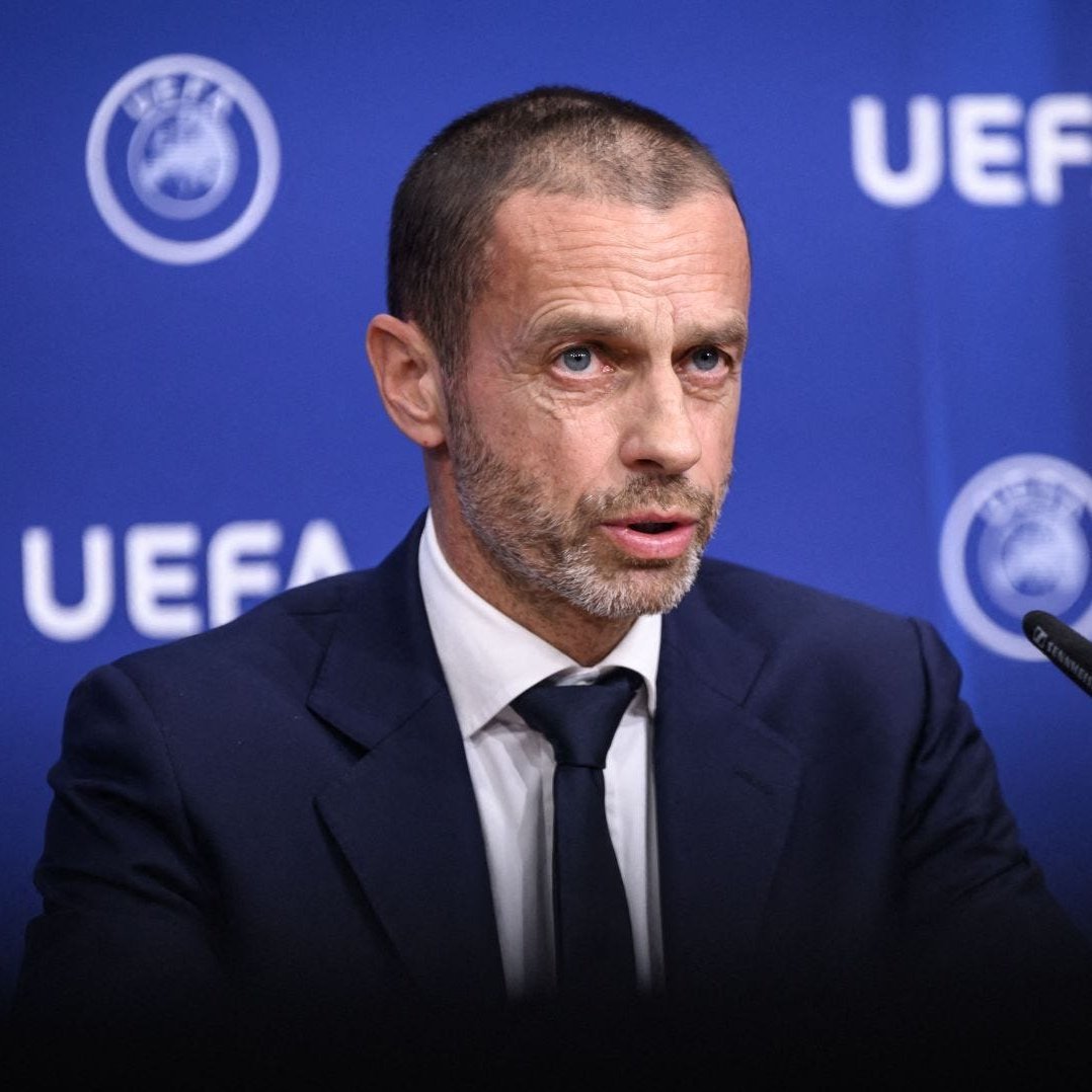 UEFA Başkanı Ceferin: "Maç sayısını azaltırsak maaşları da düşüreceğiz. Daha az oynarsanız, daha az kazanırsınız.

Madem futbolcular çok çalışmaktan şikayet ediyor, çözümü basit. Şikayet etmesi gereken asgari ücretle çalışan fabrika işçileridir."