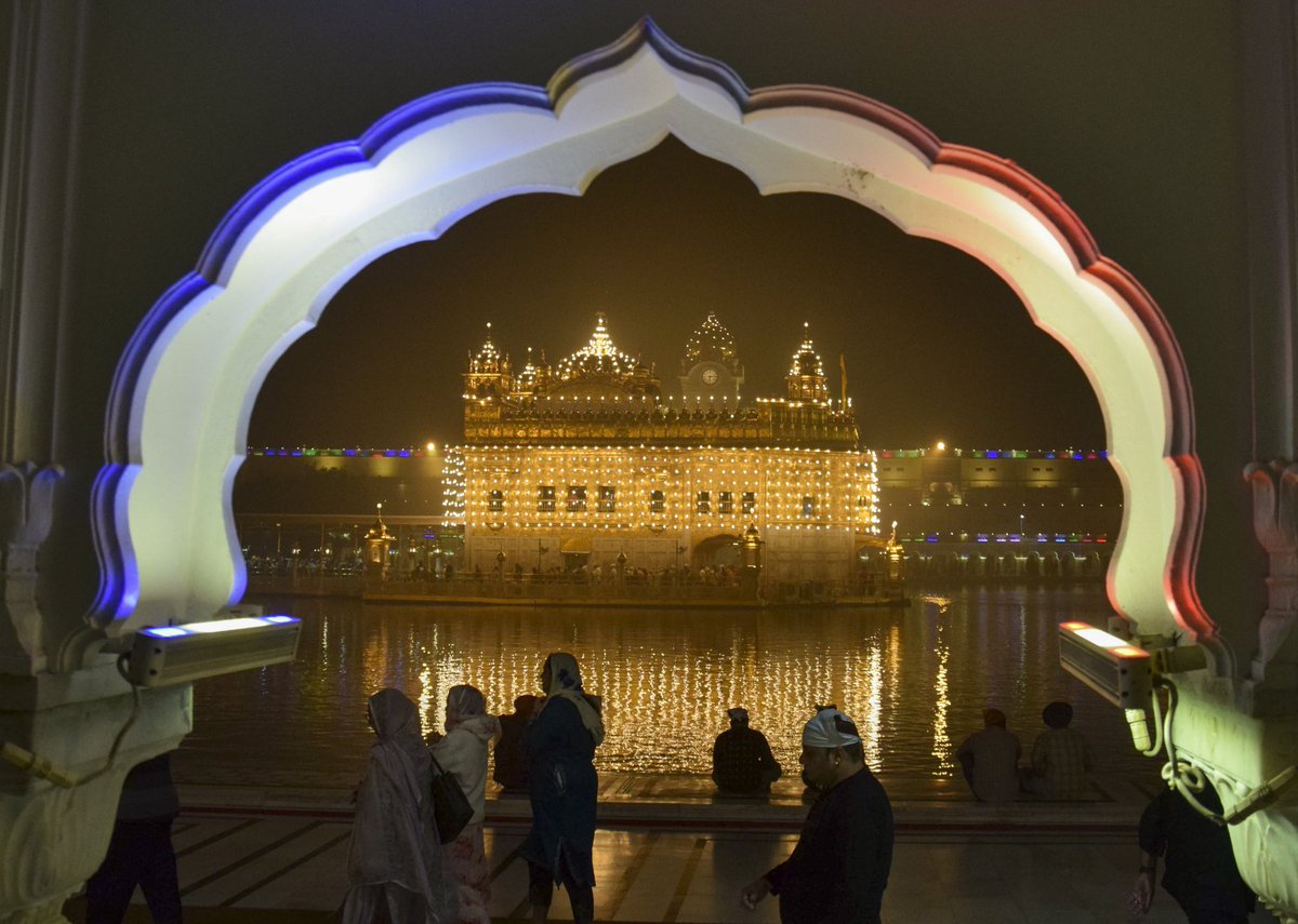 Golden Temple on eve of Guru Nanak Jayanti