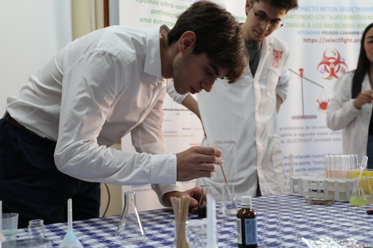 ipnacsic's tweet photo. Taller 'Dimensión diminuta'
#scic24 #SomosCiencia #somosinnovación #semanacienciaCSIC @HispanoInglesTF https://t.co/dF9qiRI4Lo