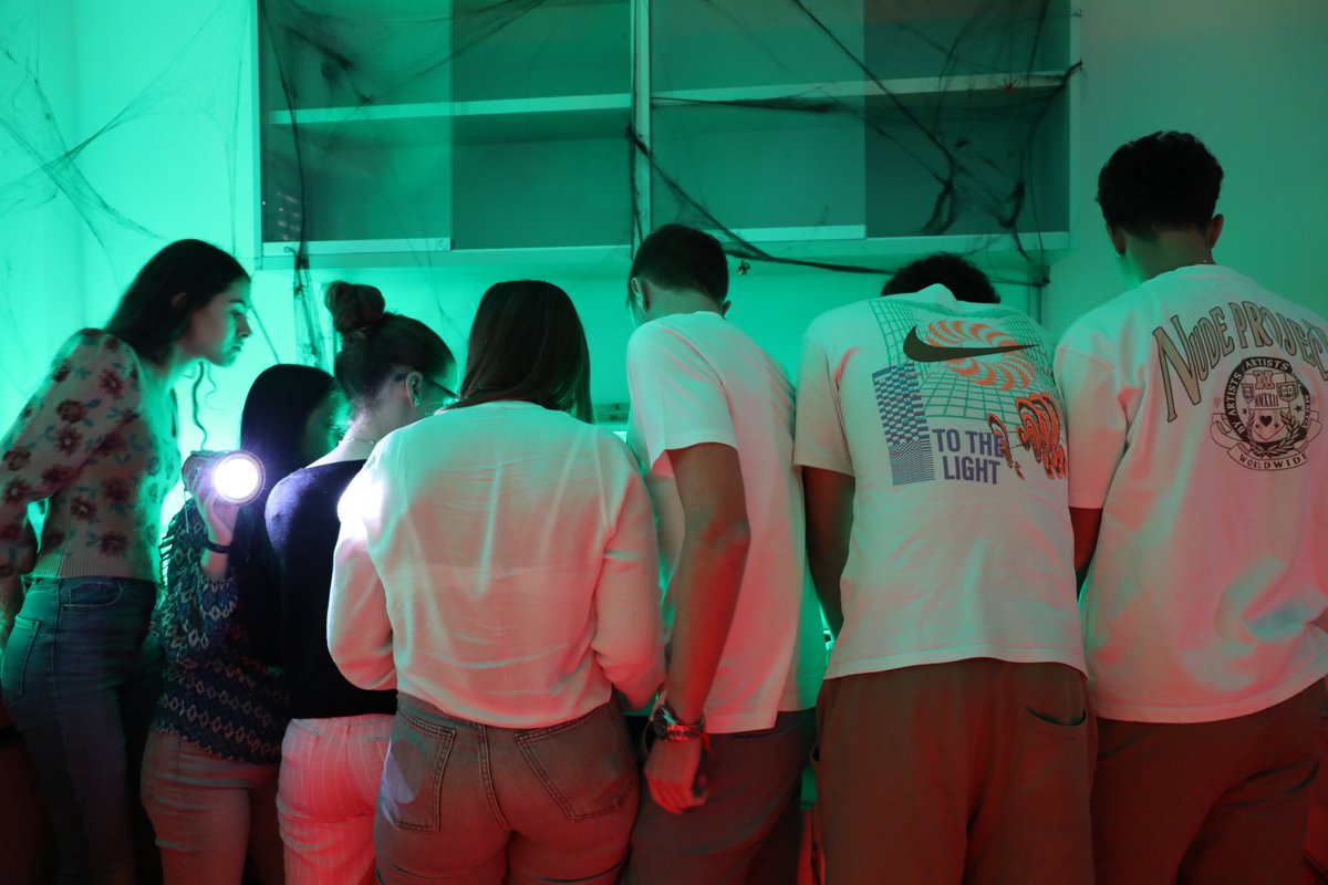 ipnacsic's tweet photo. Escape room 'Cazadores de péptidos'
#scic24 #SomosCiencia #somosinnovación #semanacienciaCSIC @HispanoInglesTF https://t.co/yZb7zMLW60