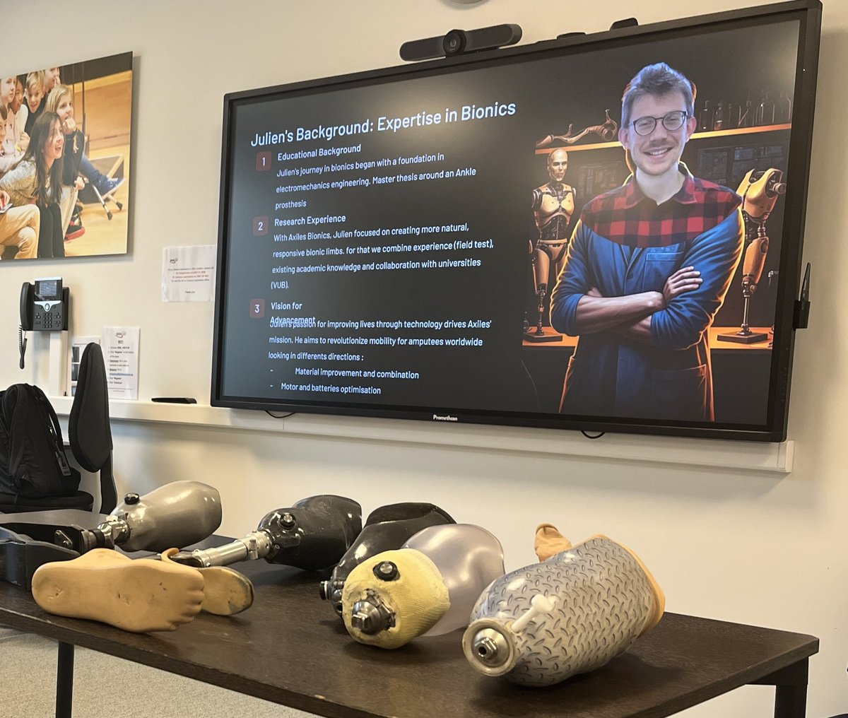The G.I.N group have been busy ‘reaching out’ this wk. They teamed up with BSB Futures to arrange a prosthetics talk. The upcycling group met with product designer B. Durack to discuss their latest project &amp; the health group met with D. Kidd to see how they can support the Yr5s.