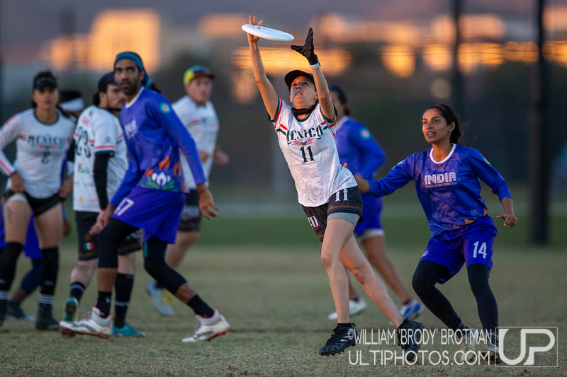 UltiPhotos (@ultiphotos) on Twitter photo We're continuing to capture all the action at WMUC day 🌞 and night 🌝 Wednesday Highlights are UP at ultiphotos.com/wmuc/2024/high… 📸 Photos by Rodney Chen and William 'Brody' Brotman
<a href="/WorldFlyingDisc/">World Flying Disc Federation (WFDF)</a> We're continuing to capture all the action at WMUC day 🌞 and night 🌝 Wednesday Highlights are UP at ultiphotos.com/wmuc/2024/high… 📸 Photos by Rodney Chen and William 'Brody' Brotman
<a href="/WorldFlyingDisc/">World Flying Disc Federation (WFDF)</a>