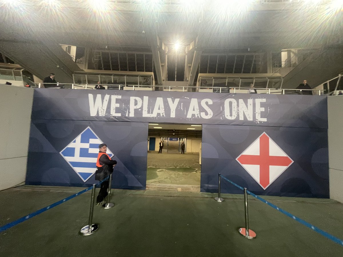 dec11mcc's tweet photo. A must win for England in the Nations League in Athens. 🇬🇷 #ThreeLions 

Huge atmosphere live on @talkSPORT 📻 

⚽️ Greece v @England 
📱/💻  @talkSPORT
🎤 @TheAdrianDurham 
🎙 @JimProudfoot, Stuart Pearce and @FayeCarruthers https://t.co/SeGvTVUqxa