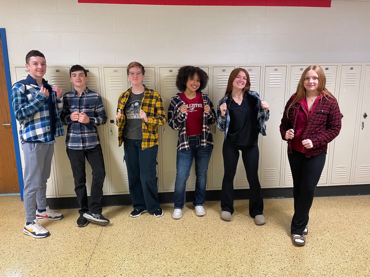 BRVGS's tweet photo. It was flannel everywhere we looked today!!!  #BRVGSSpiritWeek2024 https://t.co/UWzeCh8mIr