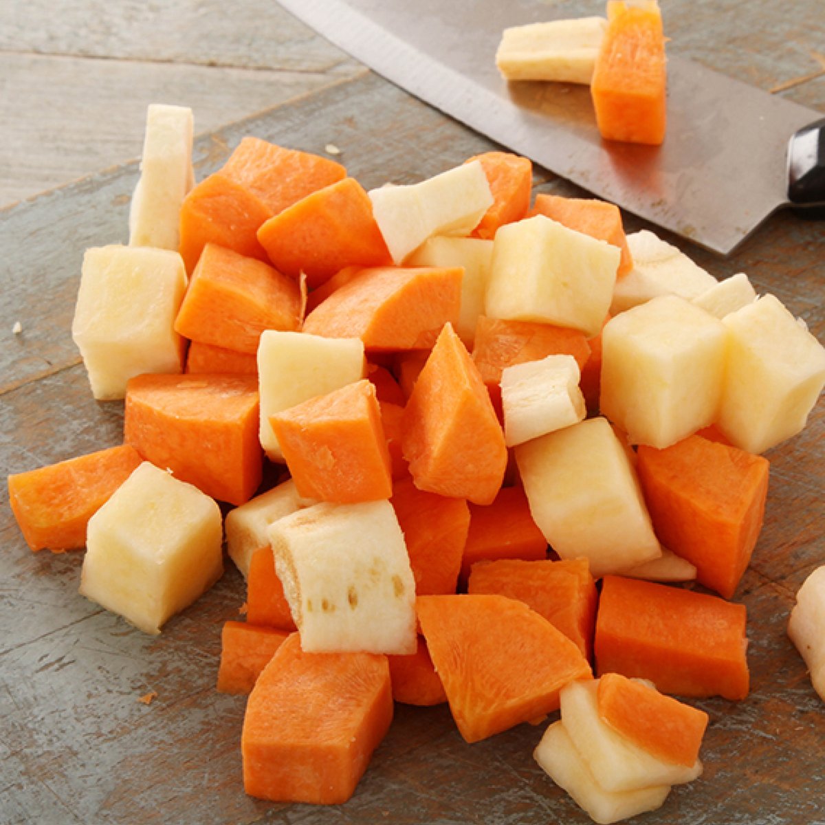 Our prepped produce is perfect for the education sector 📖 

Our range of fresh, ready-to-use fruits and vegetables saves time in the kitchen while ensuring nutritious meals for students. 

Let us help you keep school meals fresh, tasty, and hassle-free: bit.ly/3CggmjK