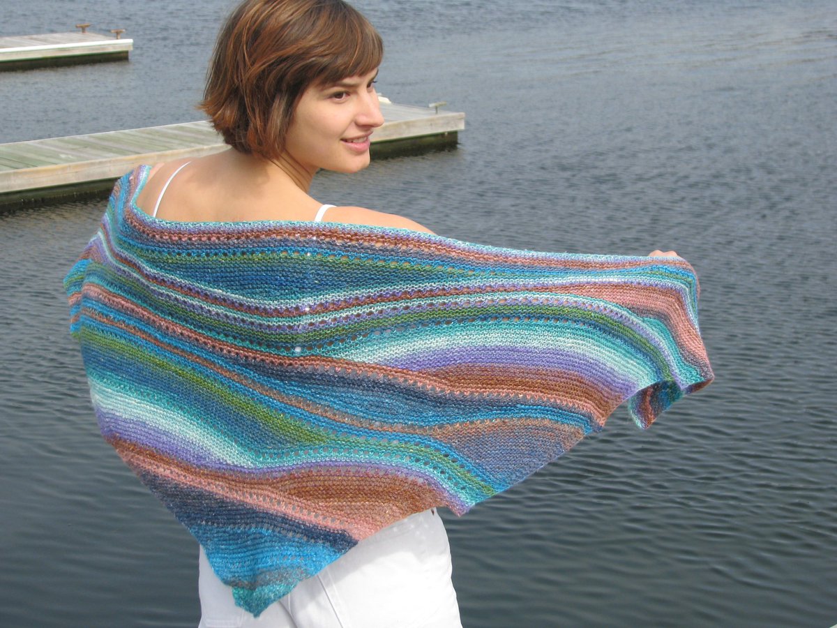 There has been a dramatic run on my Bermuda Scarf pattern over the past day and I am wondering if someone is hosting a workshop or something similar. Anyone know?
Bermuda Scarf is part of the International Year of the Scarf Club.
Bermuda Scarf: ravelry.com/patterns/libra…