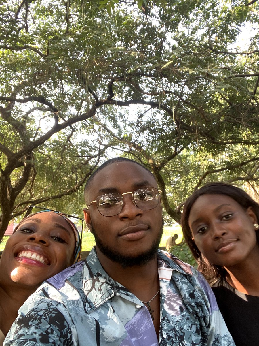 Elevennotten's tweet photo. I met my friends today and life was worth living again.❤️😭 https://t.co/6q7hhGVapq