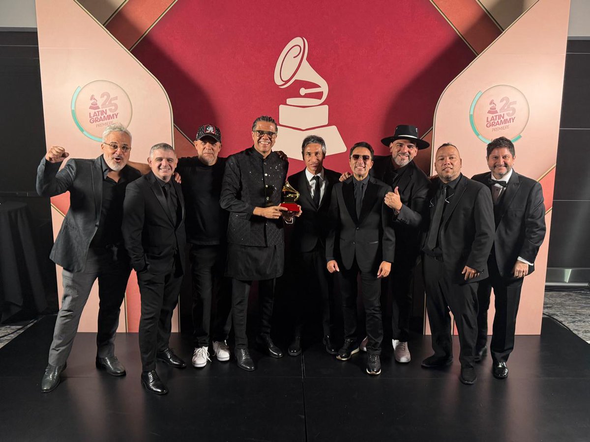 Ganadores en los <a href="/LatinGRAMMYs/">The Latin Recording Academy / Latin GRAMMYs</a> junto a <a href="/hamiltonholanda/">Hamilton de Holanda</a> 🇧🇷🎶😎

Los sueños se hacen realidad ✨😌